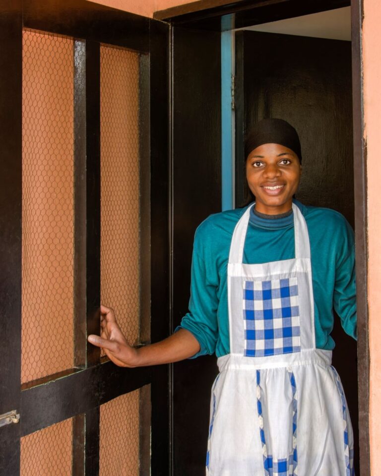 black purple minimalist blogging quotes instagram post (portrait)